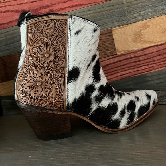 🌸NEW RELEASE Tooled Leather Genuine Hide-on Women Bootie Boot Boho Western Shoe - Picture 5 of 16